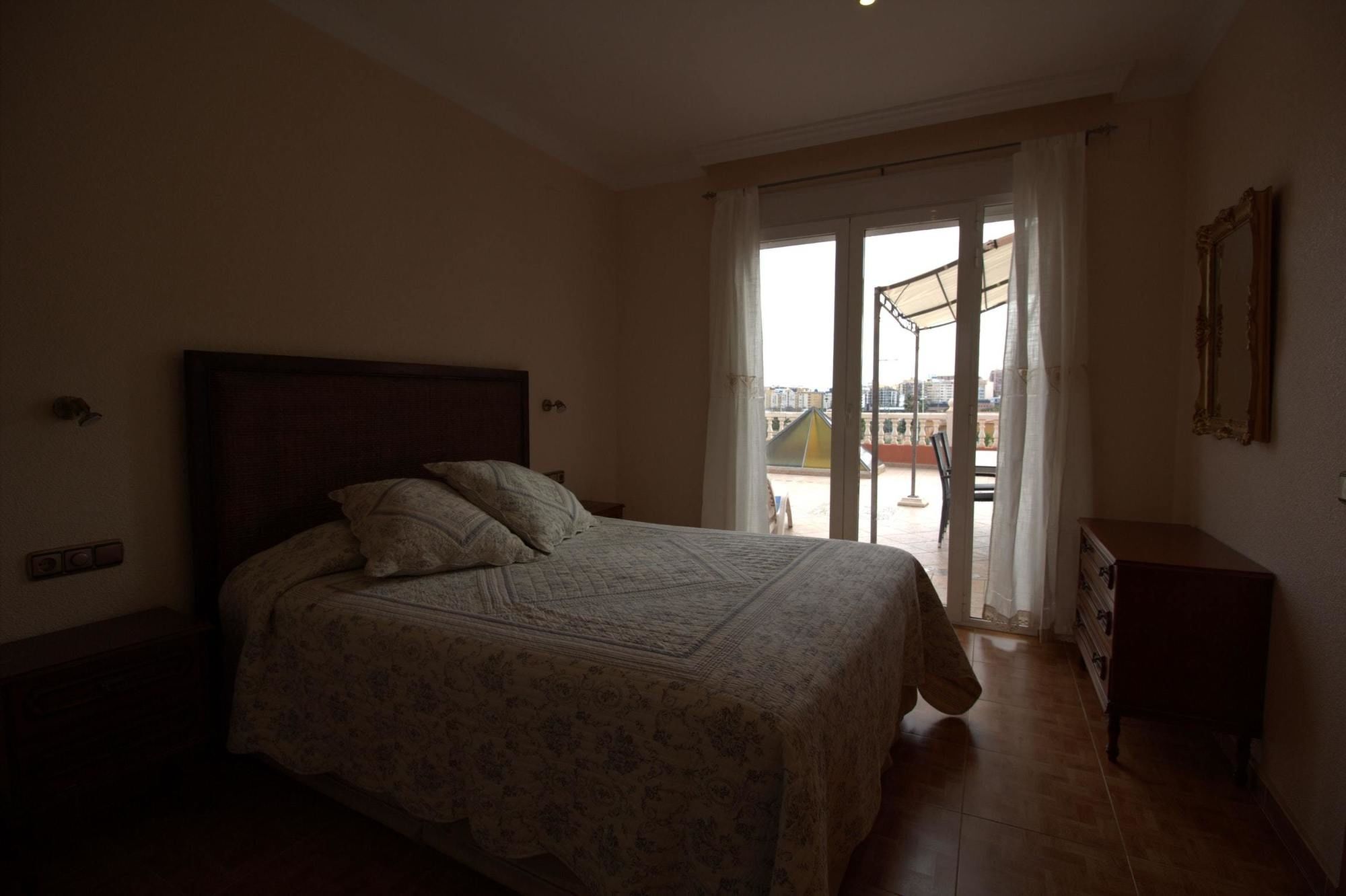 With 2 Bedrooms In Calpe, With Wonderful Sea View, Private Pool Villa