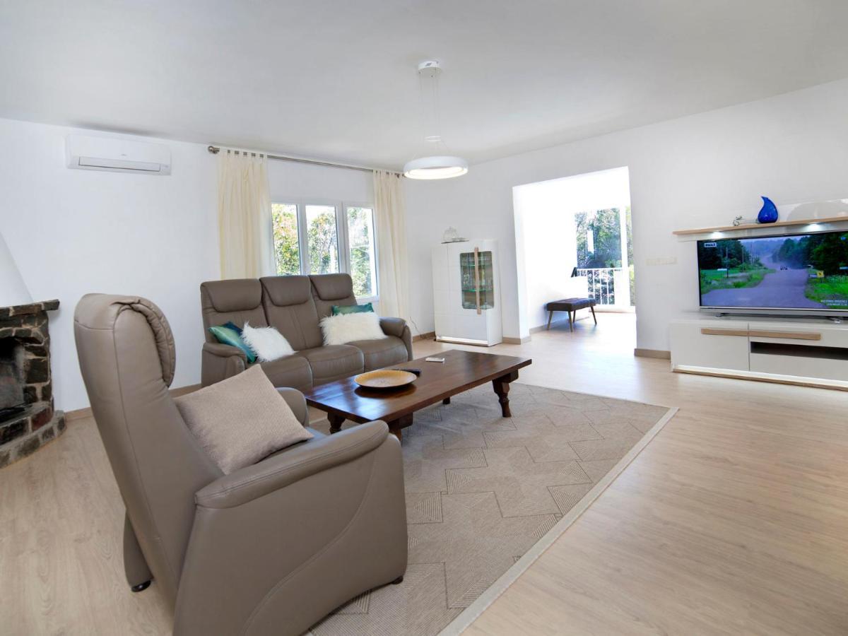 Nelli By Interhome