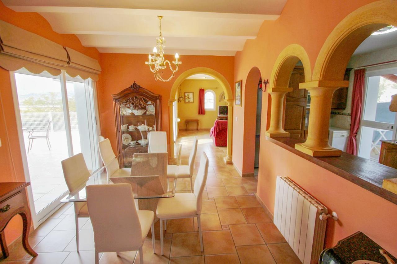 Villa Gema - Pretty With Private Pool In