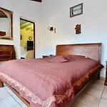 Villa In Maryvilla