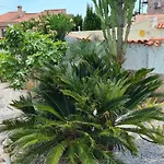 Villa 200 Meters From The Beach