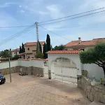 Villa 200 Meters From The Beach
