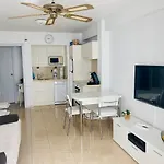 PISO 4 personas Calpe centro edificio PLAYASOL