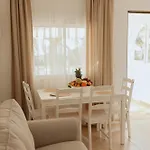 La Casa De Familia Feliz