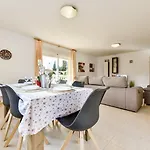 Villas Guzman - Stefka