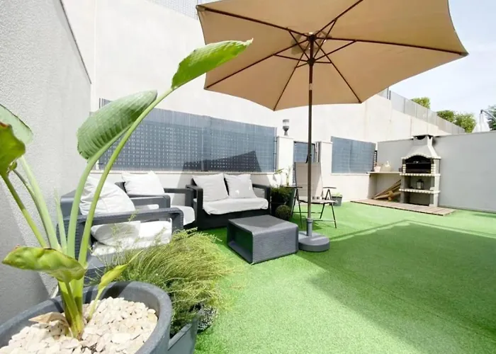 Precioso bungalow luminoso con piscina y terraza.