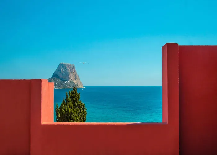 Apartamento Muralla Roja - PlusHolidays