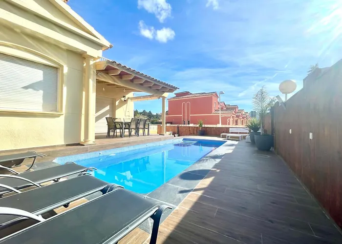 Sunset Pool Villa
