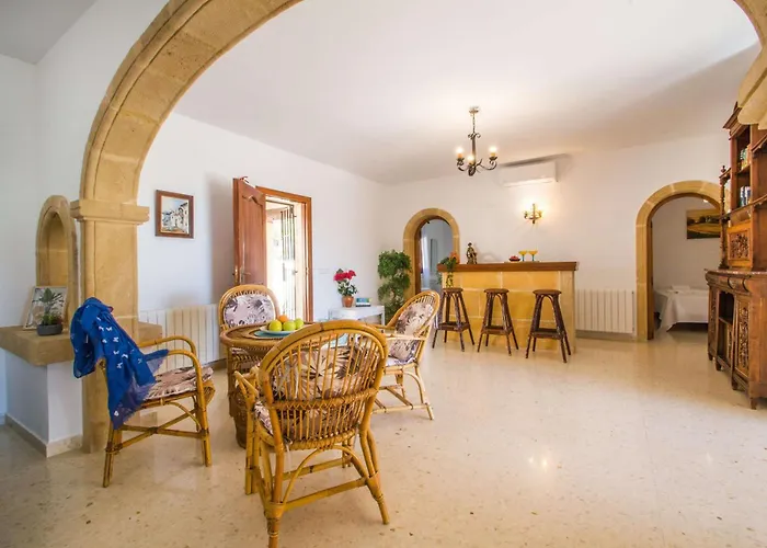 Villa Moskoa - Plusholidays