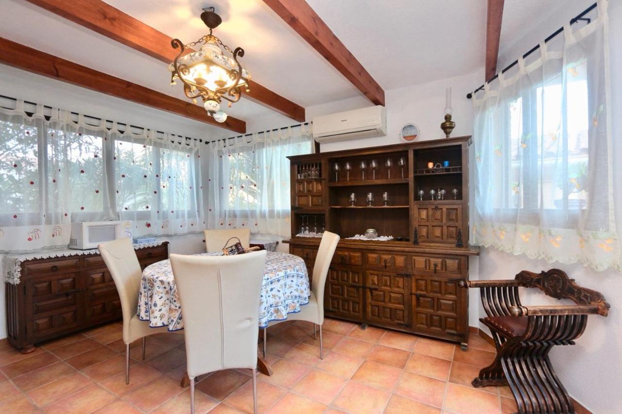 In Maryvilla Villa