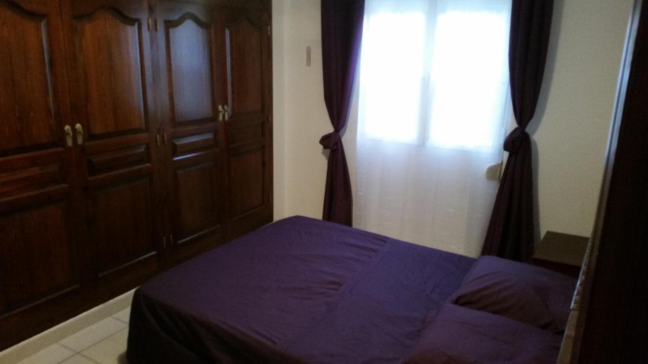 Elvira Villa *