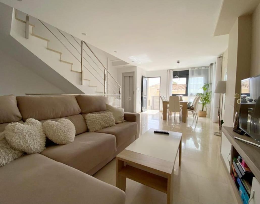 Precioso bungalow luminoso con piscina y terraza. Сasa de vacaciones Calpe