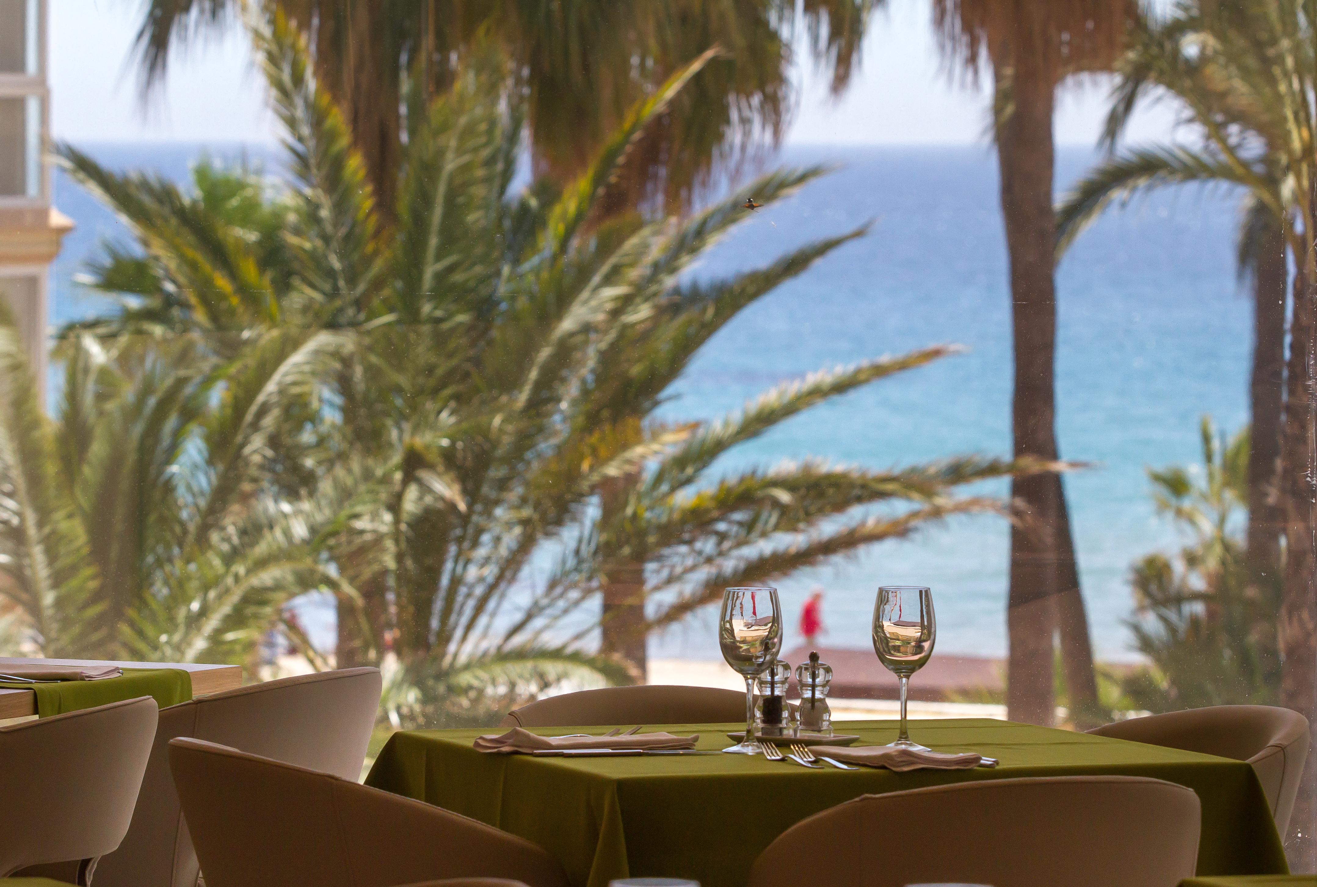 Suitopía - Sol Y Mar Hotel 4*
