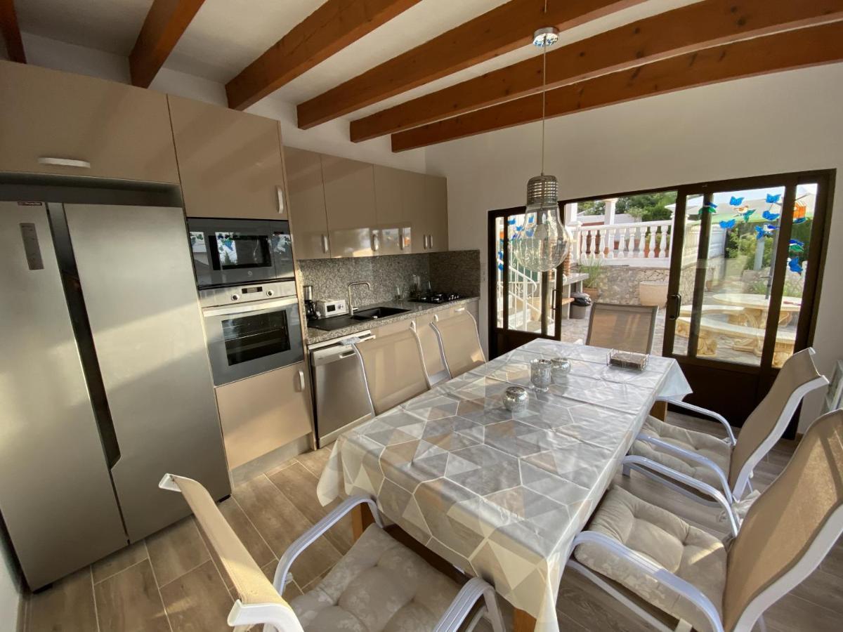 Casa Palmeras 4 Pax Villa