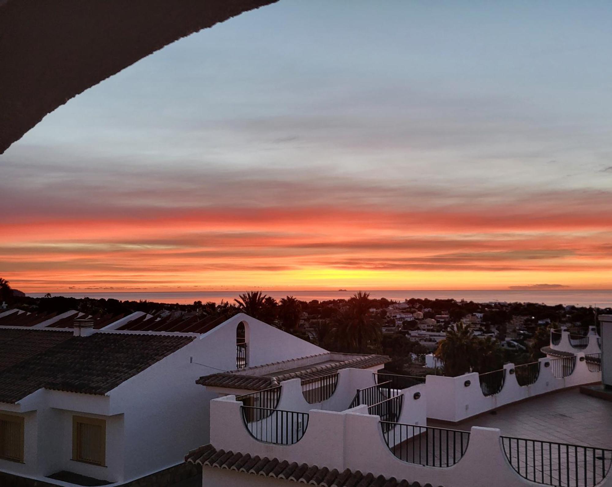 Casa Sunrise - Costa Blanca House With Rooftop, Swimming Pools And Panoramic Sea And Views