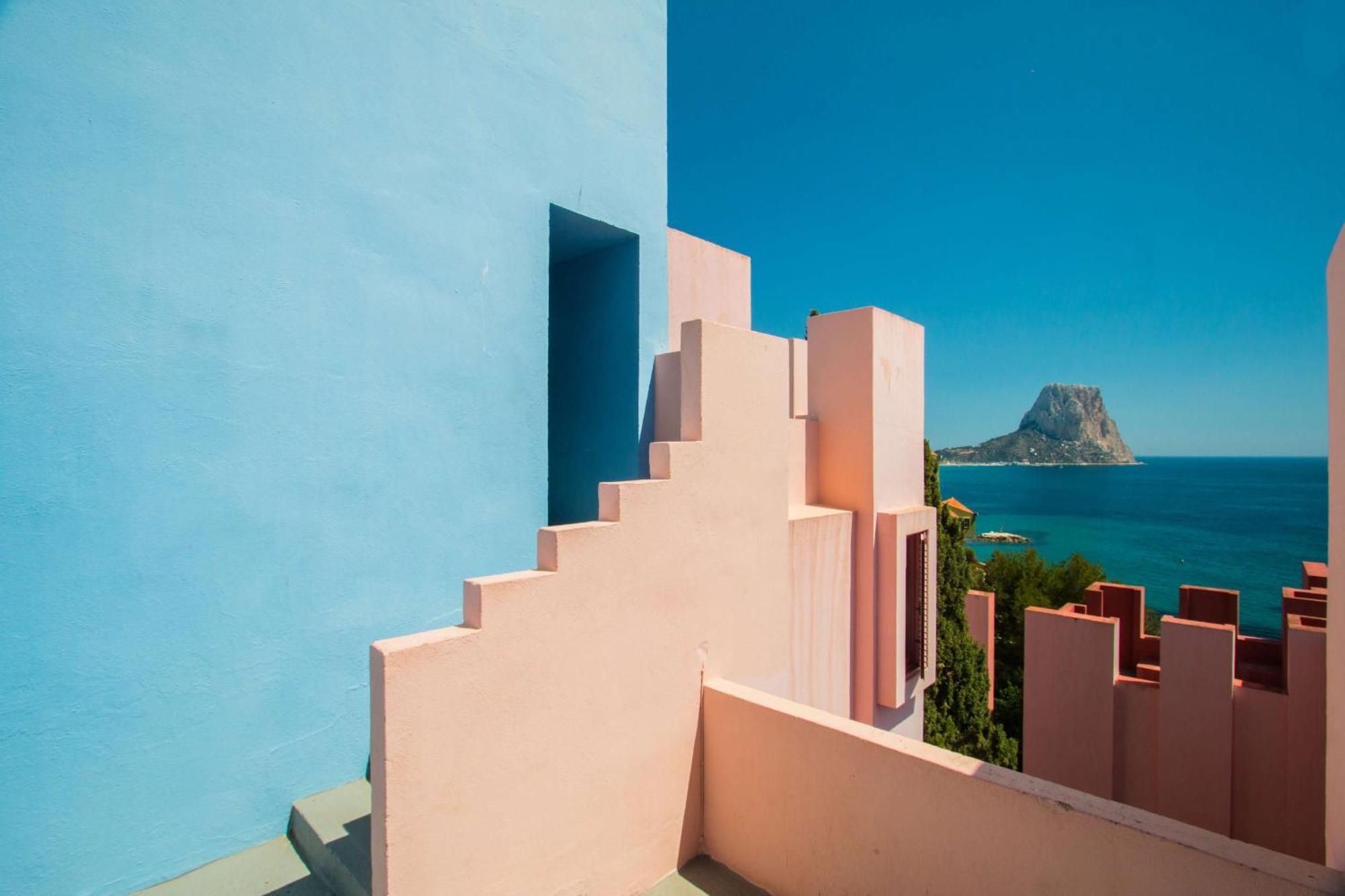 Muralla Roja - Plusholidays *