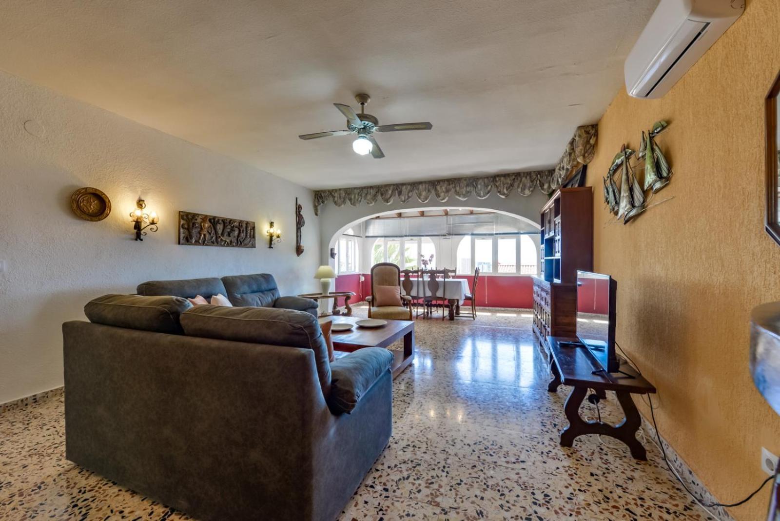 Guzman - Margareta Villa Calpe
