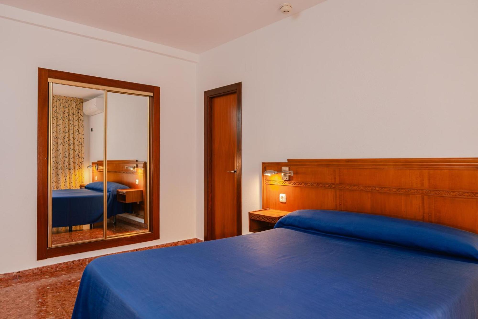 Port Europa 3*