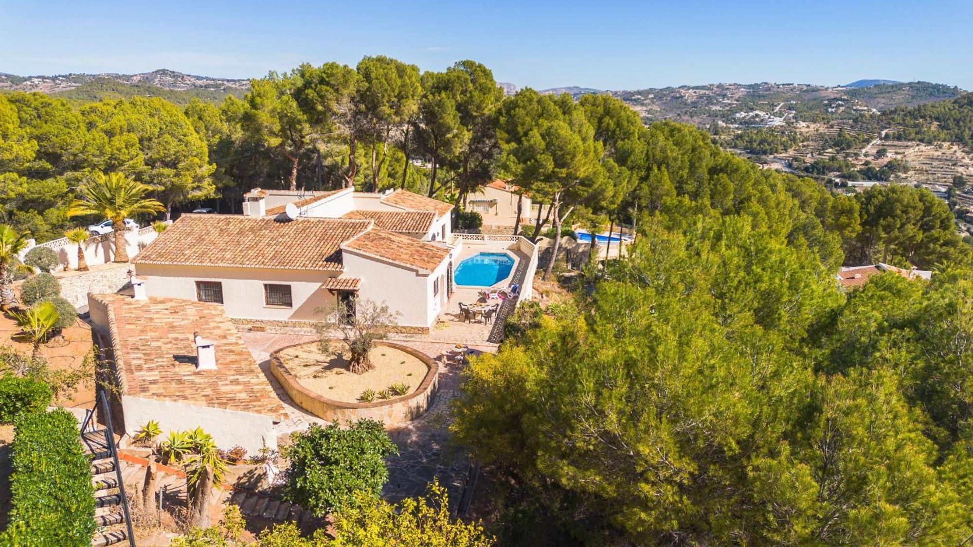 Moskoa - Plusholidays Villa