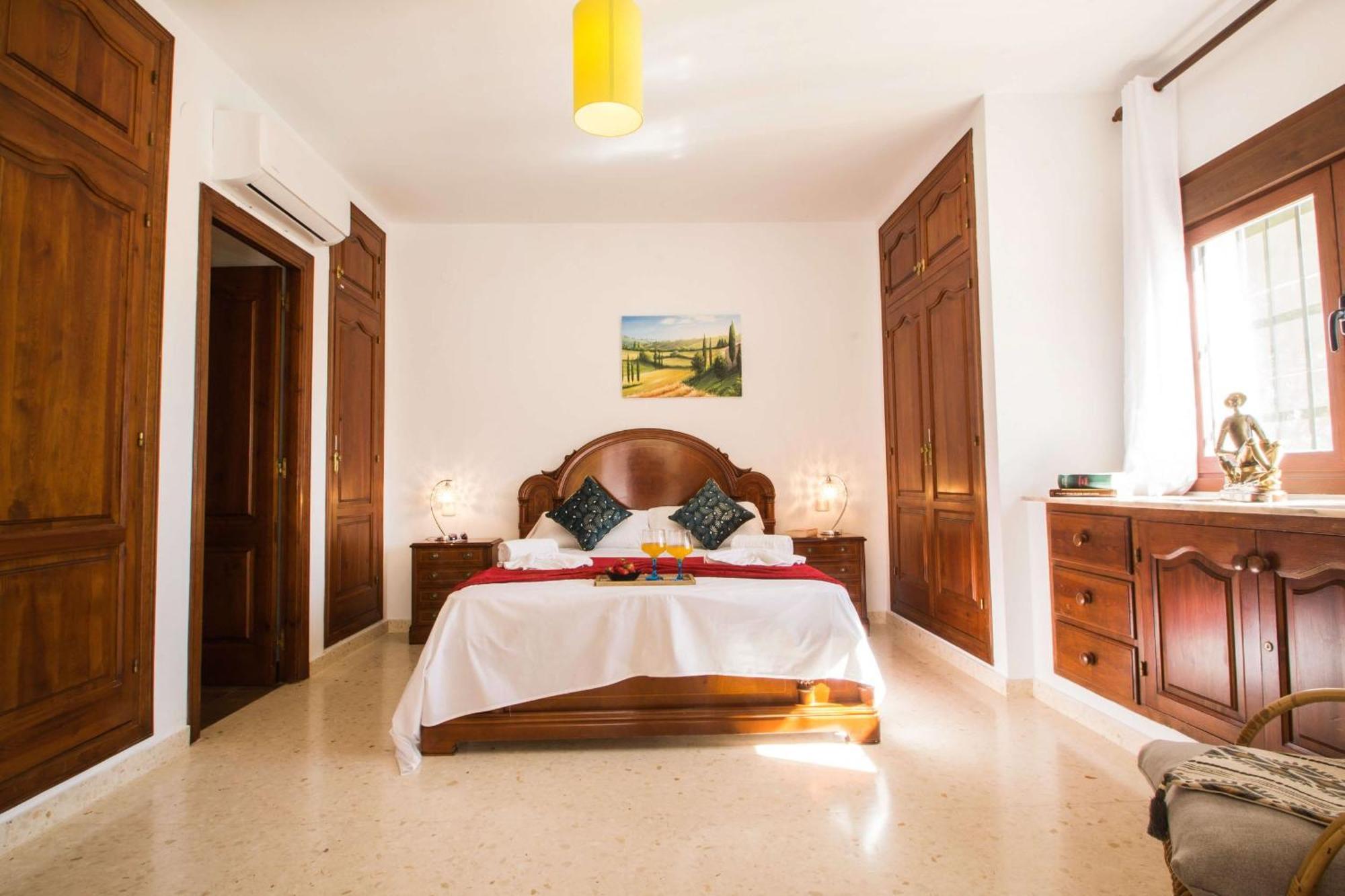 Villa Moskoa - Plusholidays *