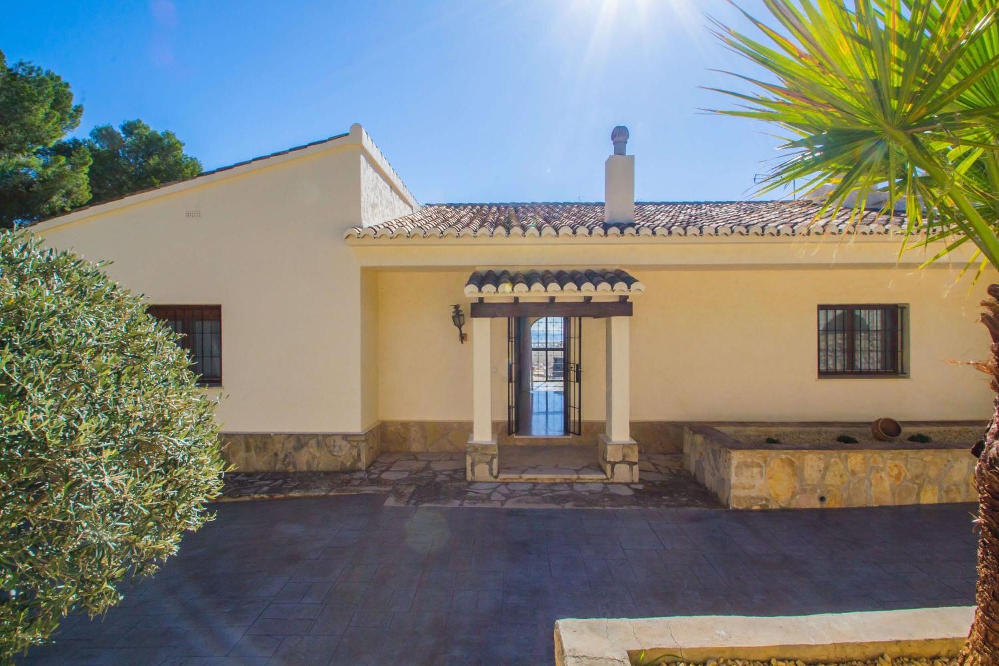 Villa Moskoa - Plusholidays