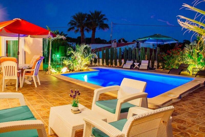 Hayahay With Private Pool & Amazing View Villa *