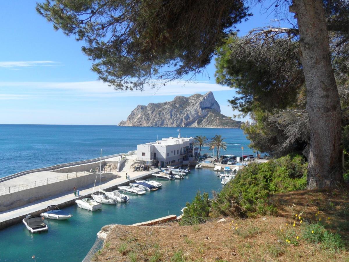 Perfect Location With Stunning Views, 2 Minutes To *